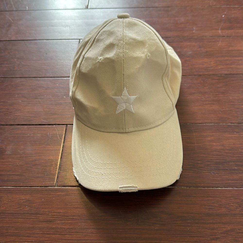 Distressed Baseball Cap - Cream with White Star - LIKE NEW - Adjustable Back